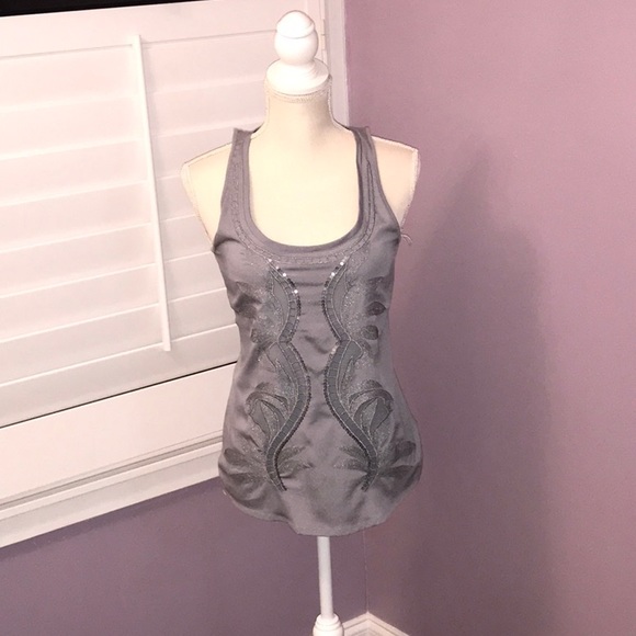 Express Fancy, Front Detailed Tank Top - Picture 3 of 5